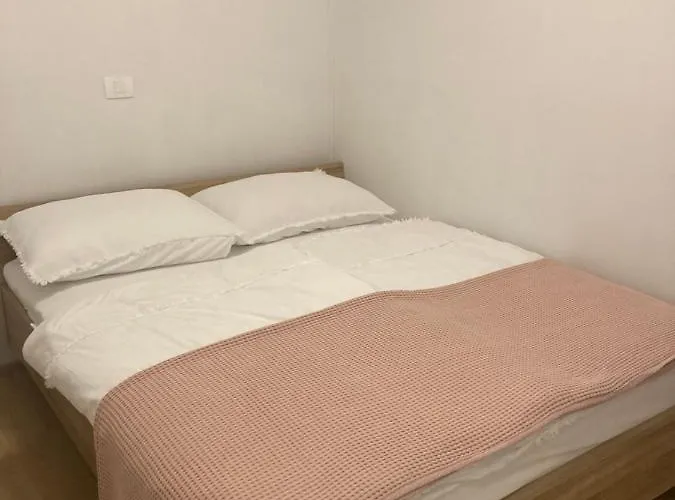 アパート Bellevue 1 イゾラ